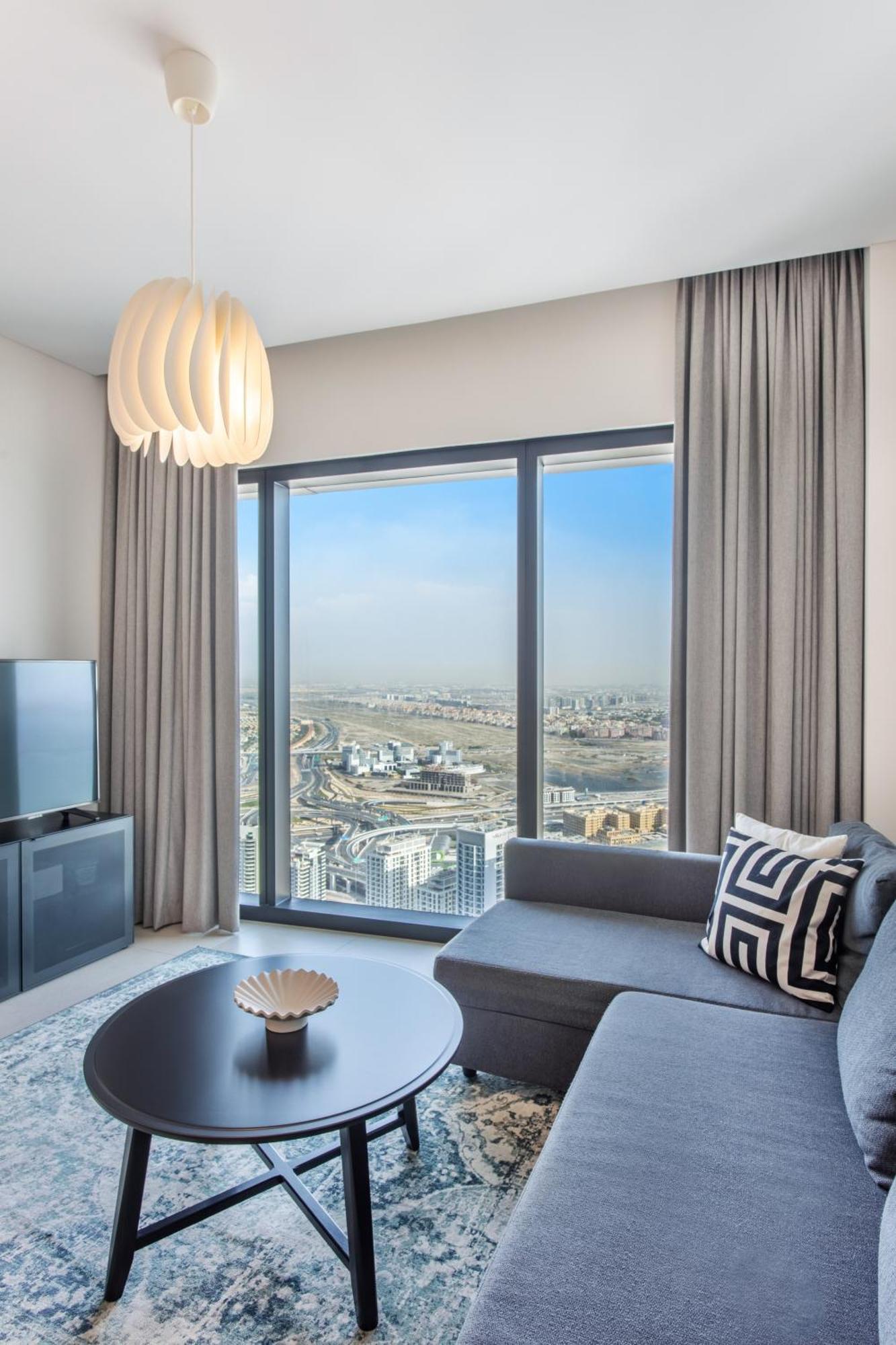 Apartment Address 2br Family 56th Floor Dubai