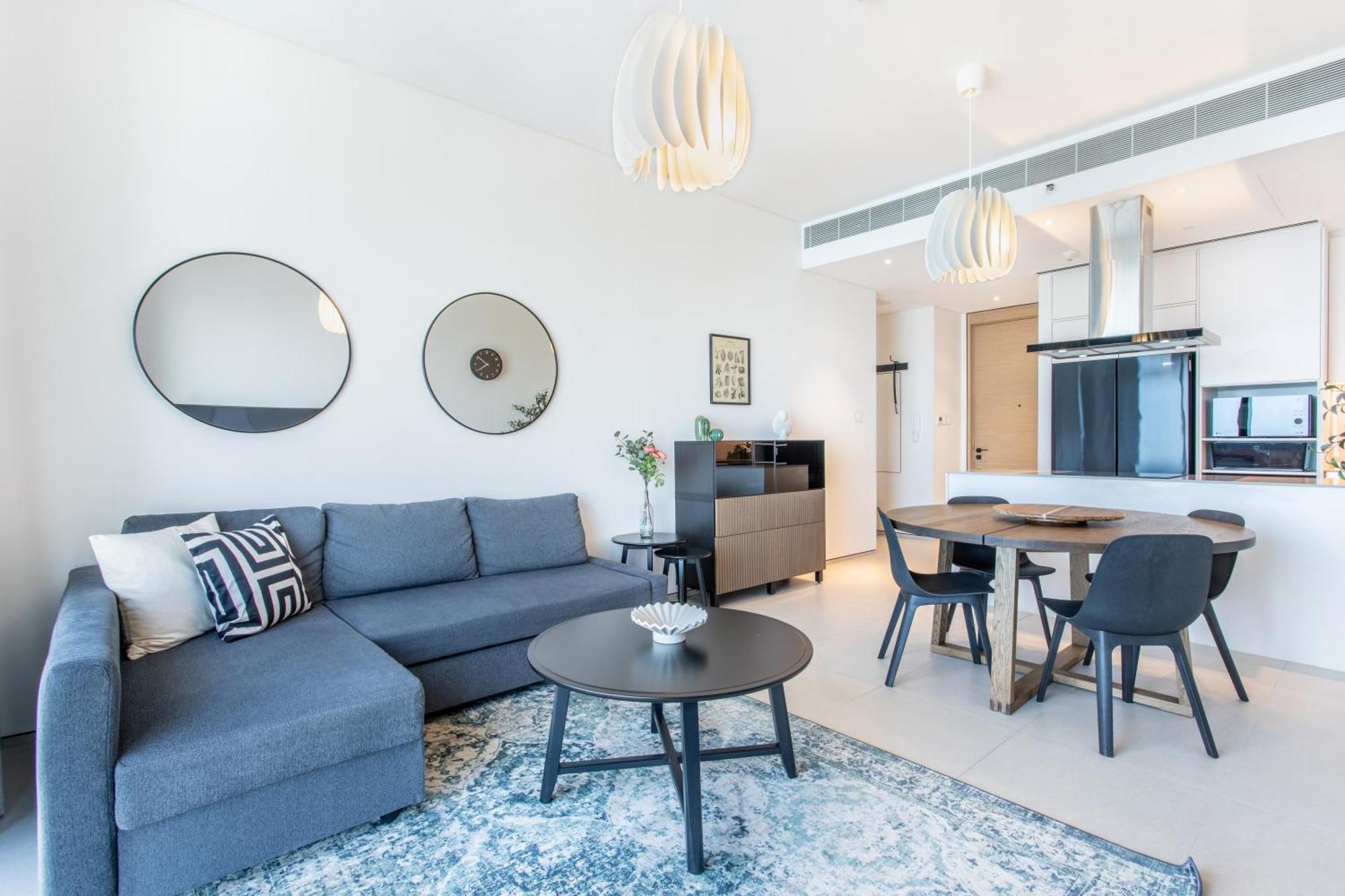 Address 2br Family 56th Floor Apartment *