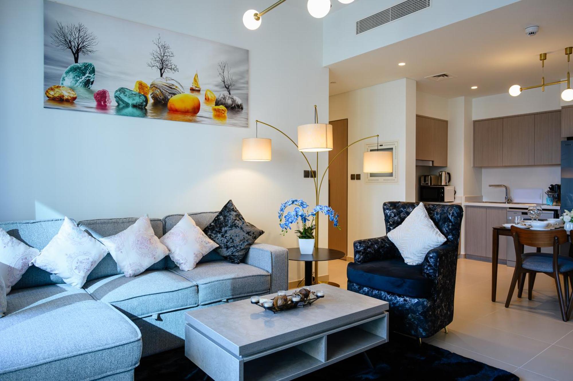 Apartment Downtown 2br In Act Towers Near Burj Khalifa *