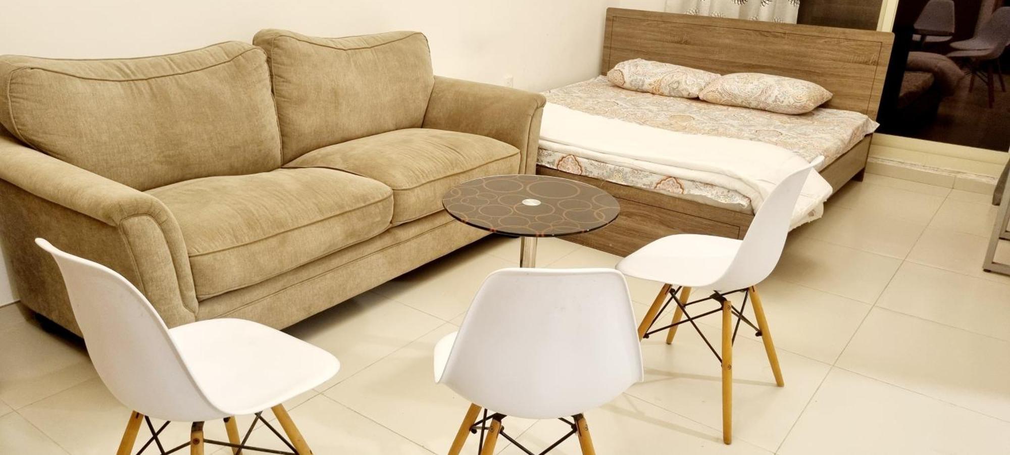 Al Khail Tower Apartment *