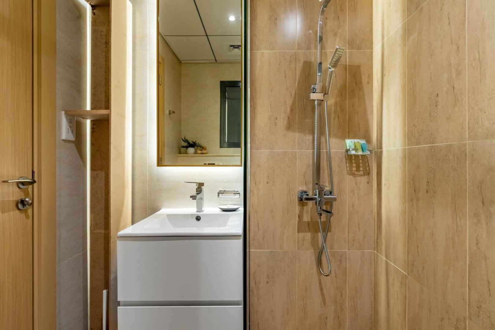 Guestready Homes - Arabian Elegance In Jvc Apartment Dubai