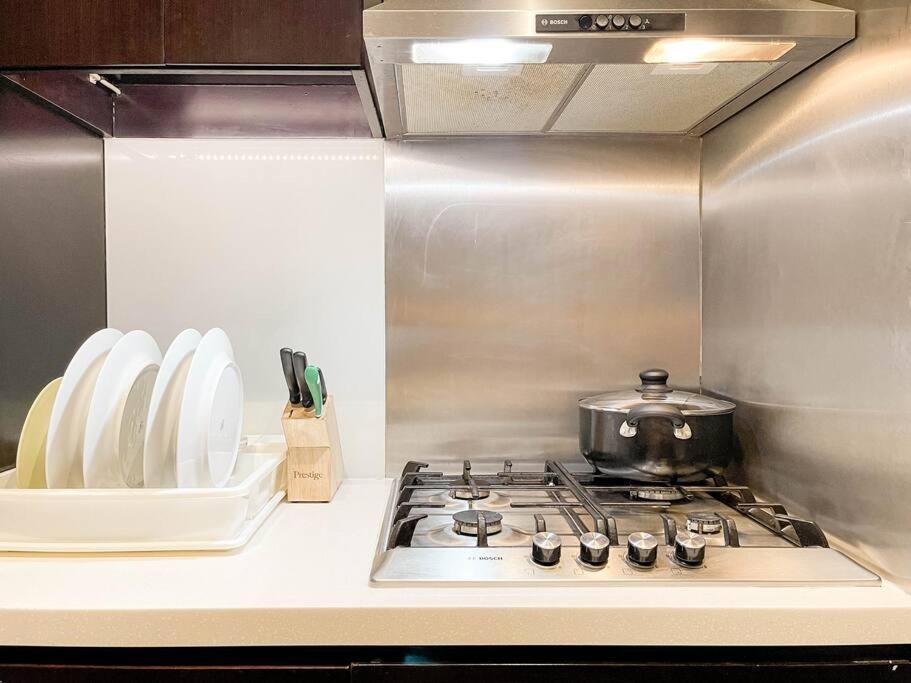 Two Bed In Damac Upper Crest Tower Near Burj Khalifa - Ezytrac Apartment *