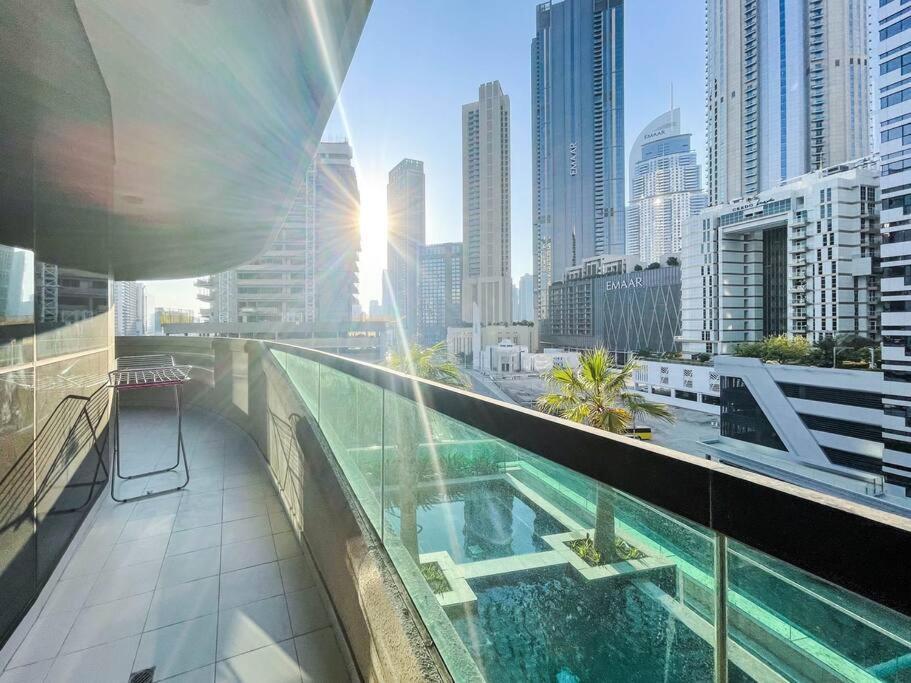 Apartment Two Bed In Damac Upper Crest Tower Near Burj Khalifa - Ezytrac *