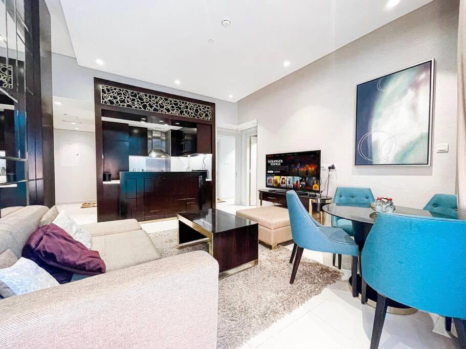 Two Bed In Damac Upper Crest Tower Near Burj Khalifa - Ezytrac *