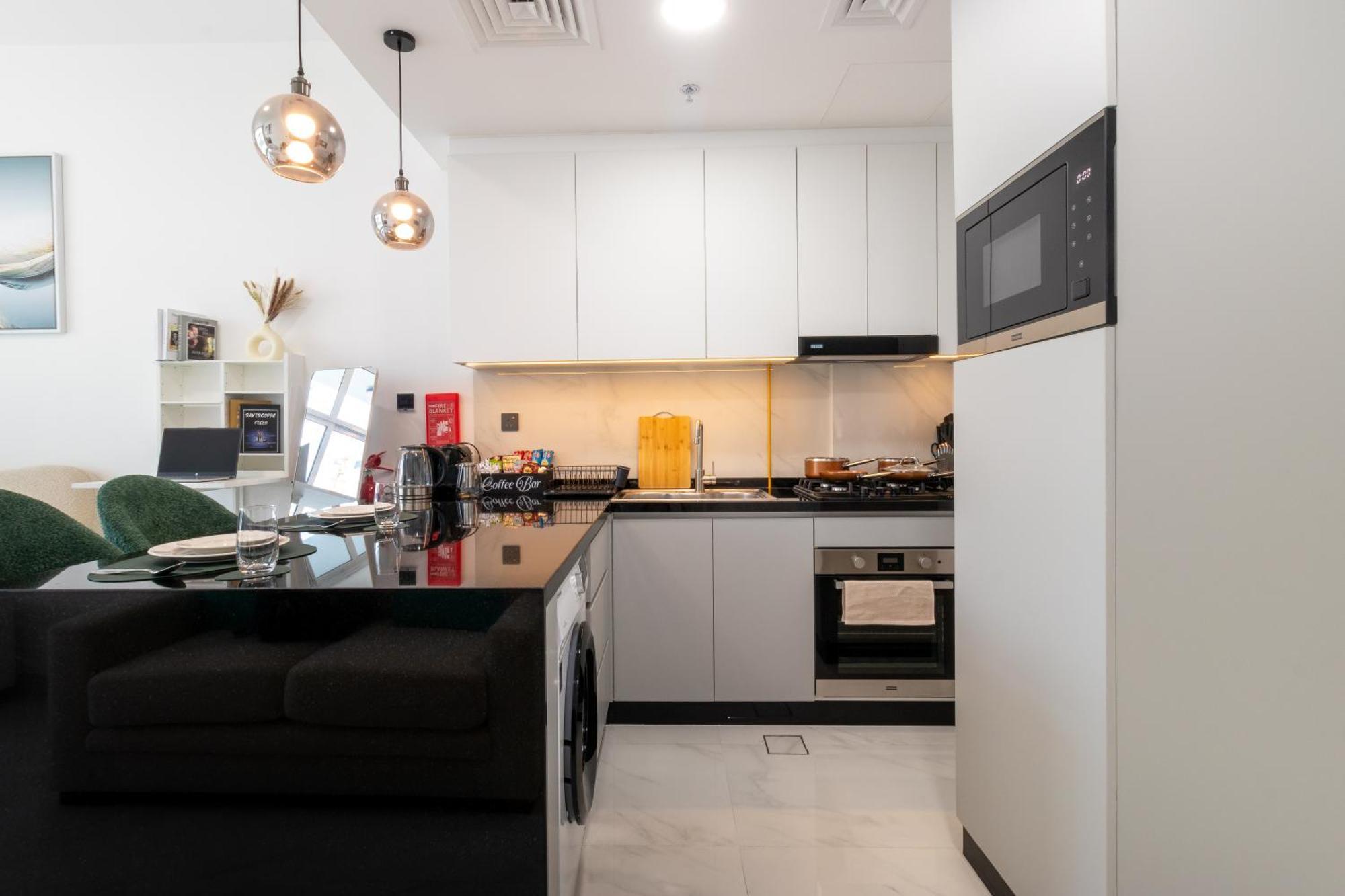 Apartment Queen Bed, Full Kitchen, New Unit *