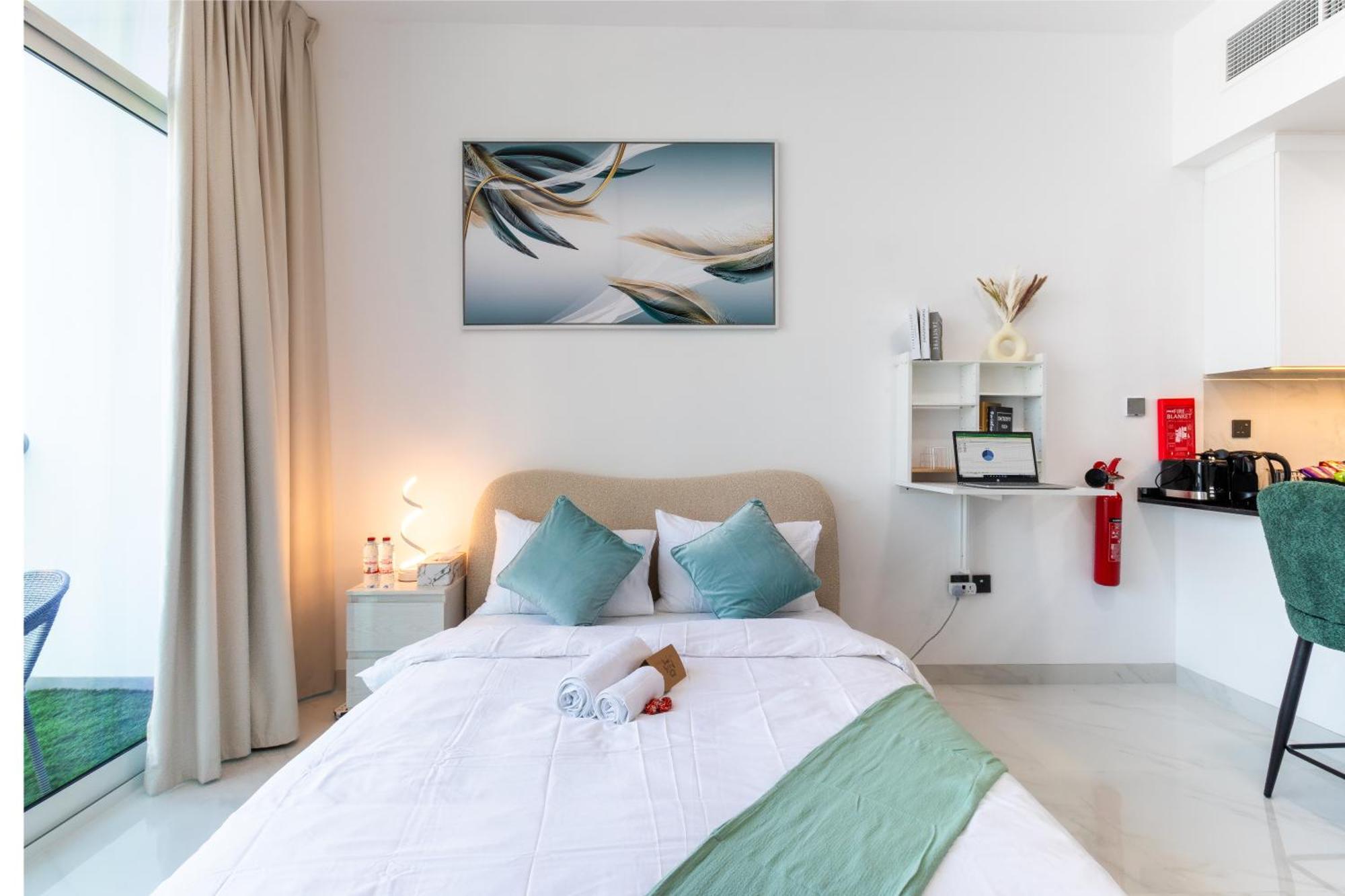 Queen Bed, Full Kitchen, New Unit Apartment