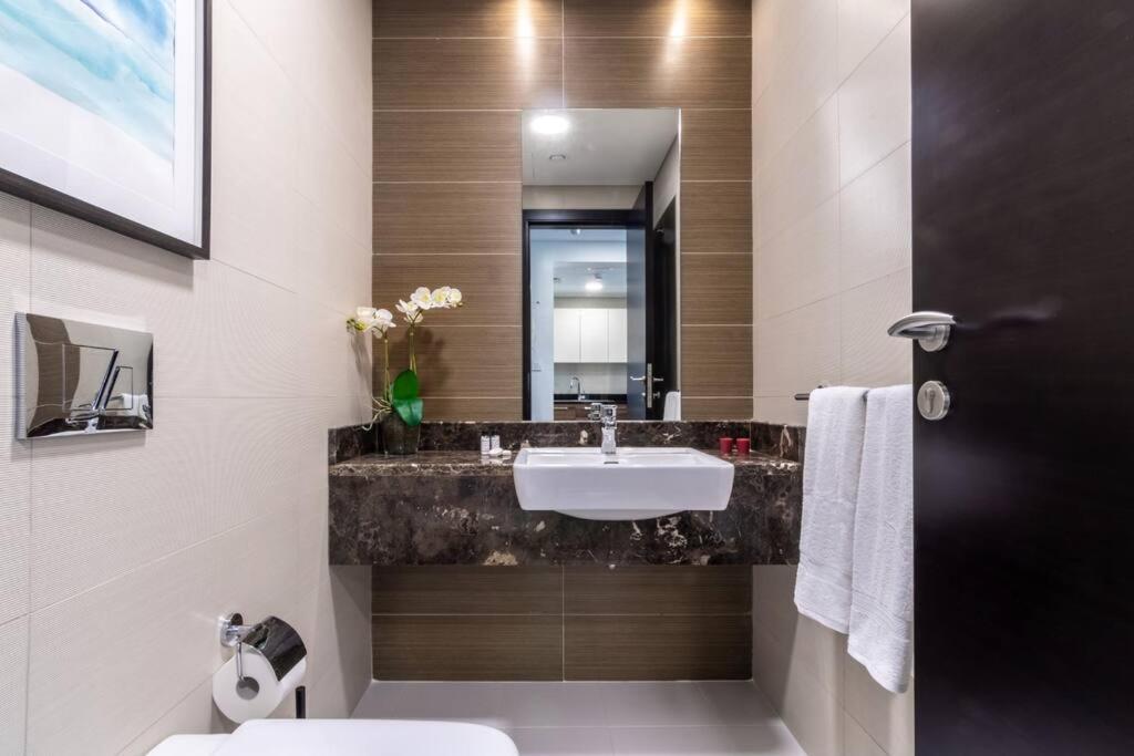 Apartment First Class 1br Modern And Stylish Dubai