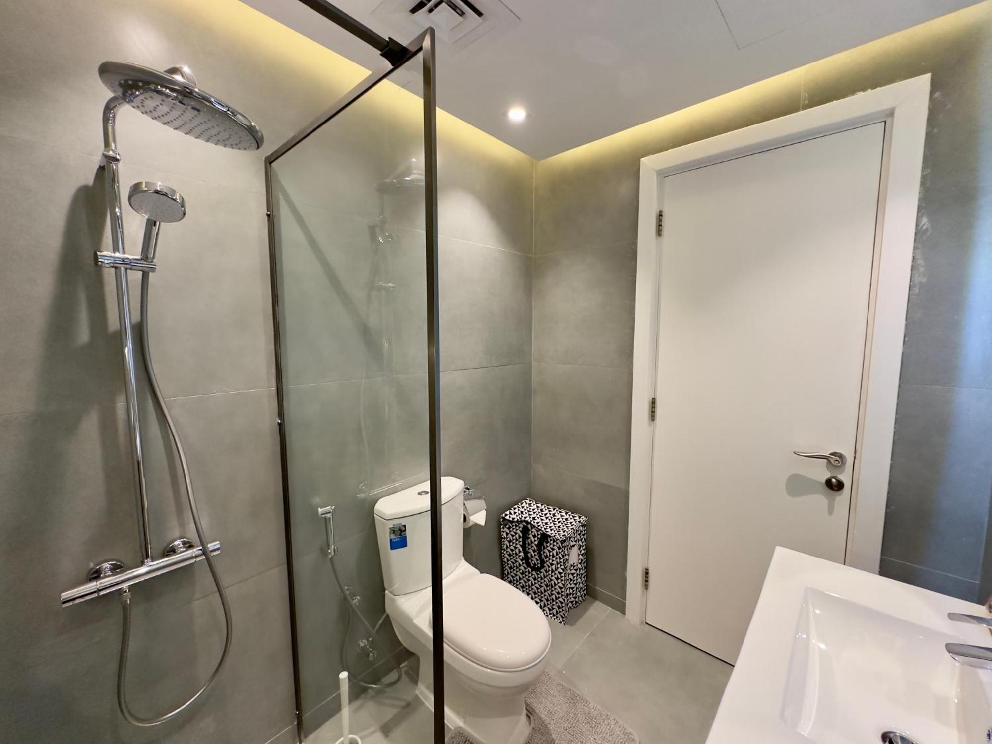 Jvc Emirates Garden Quickstay Homes 32 * Dubai