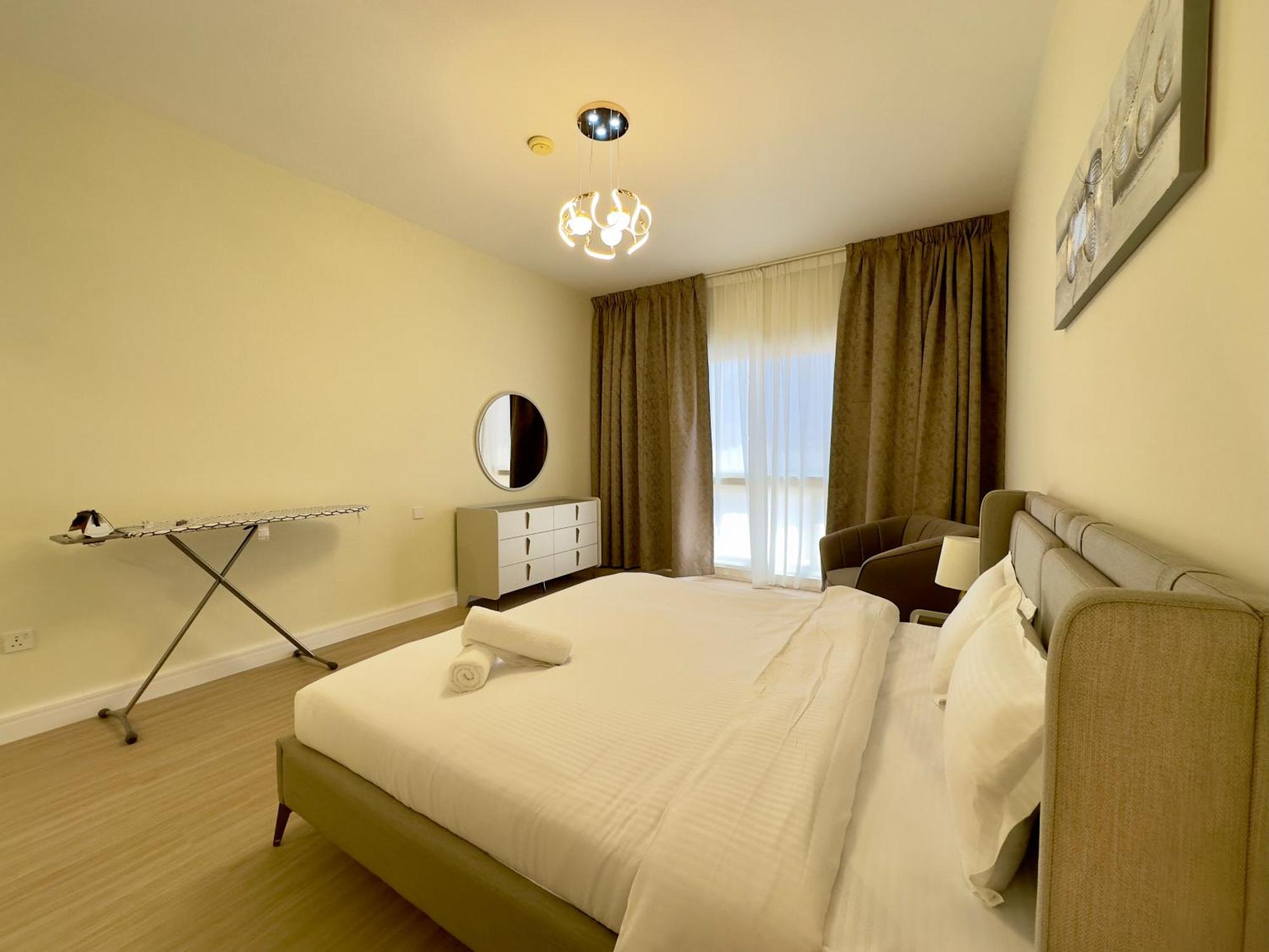 Jvc Emirates Garden Quickstay Homes 32 * Dubai