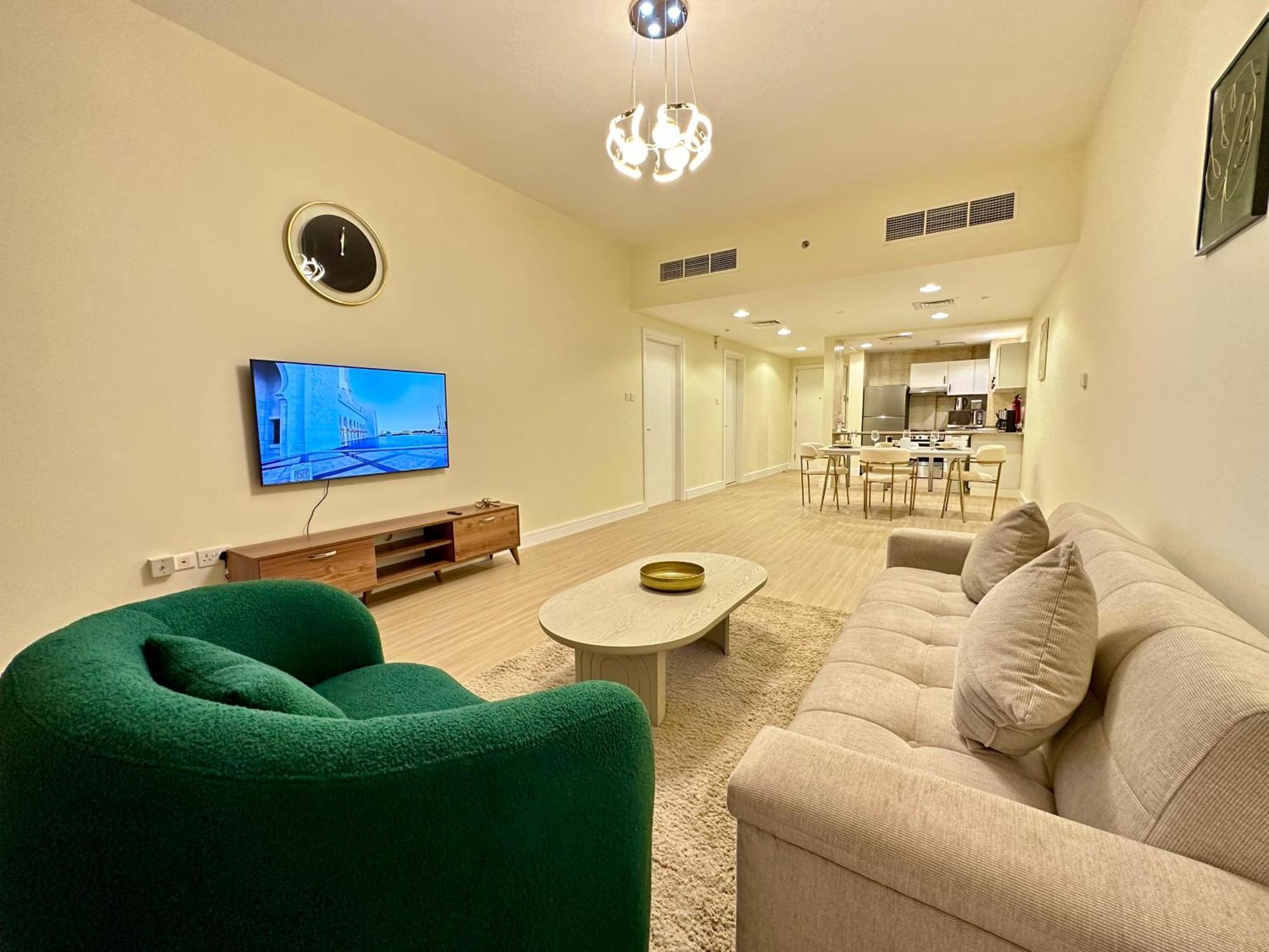 Jvc Emirates Garden Quickstay Homes 32 Apartment