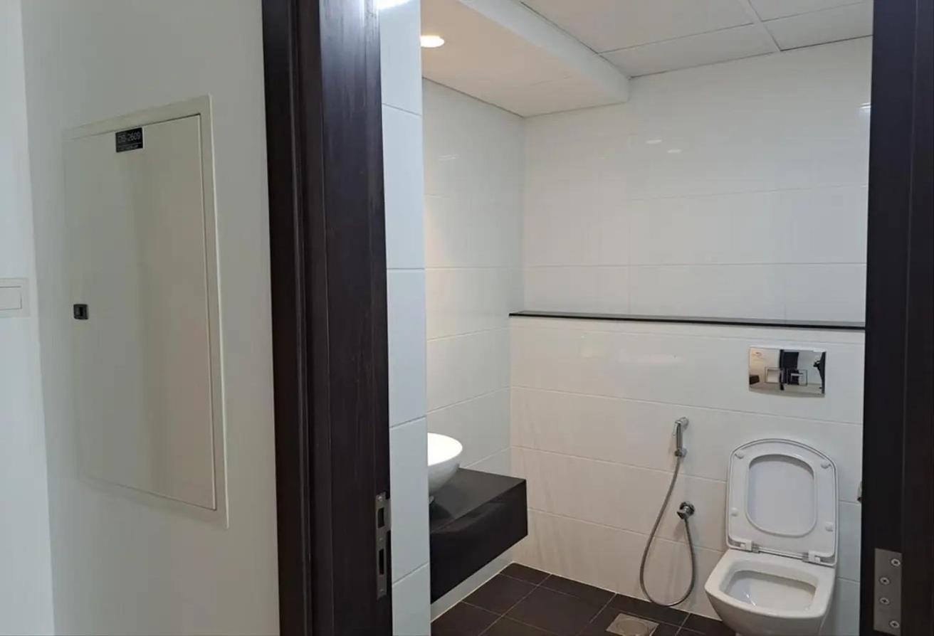 Luxurious 2 Bedroom Dt Apartment *