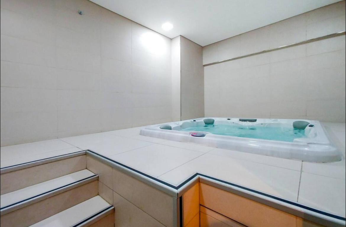 Apartment Luxurious 2 Bedroom Dt *