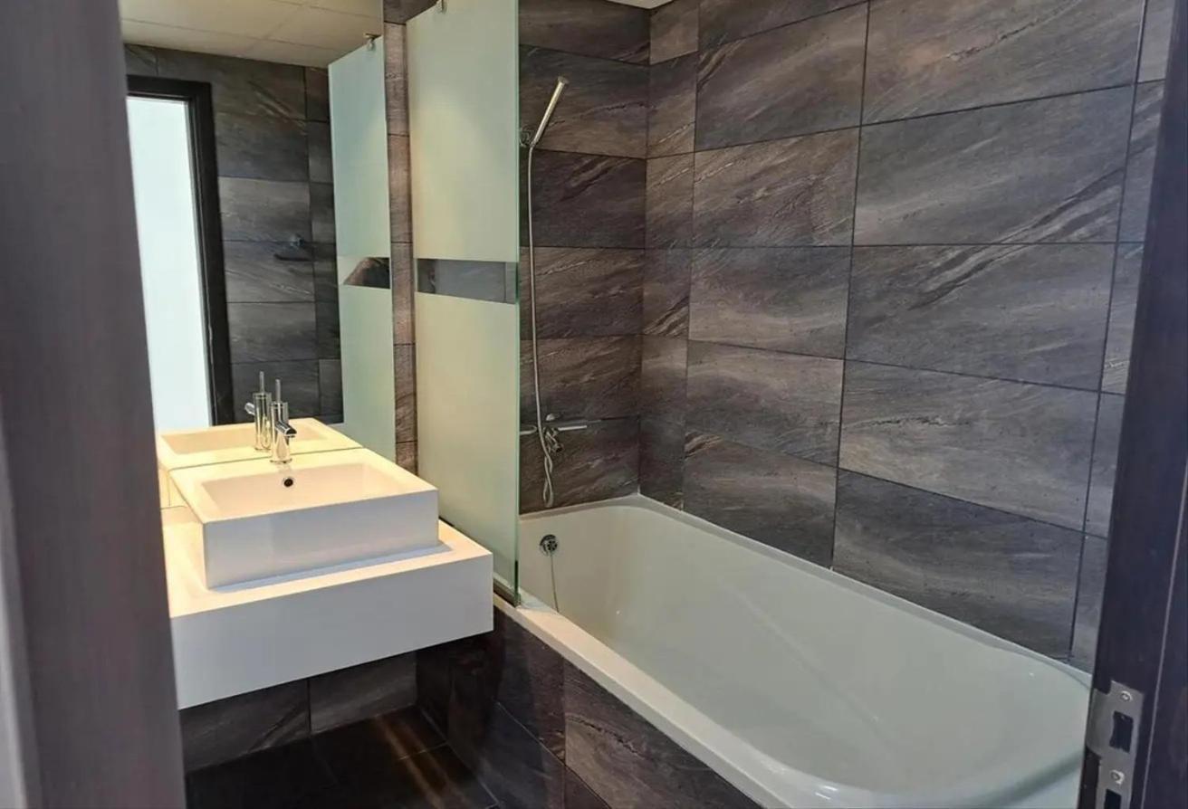 Luxurious 2 Bedroom Dt Dubai