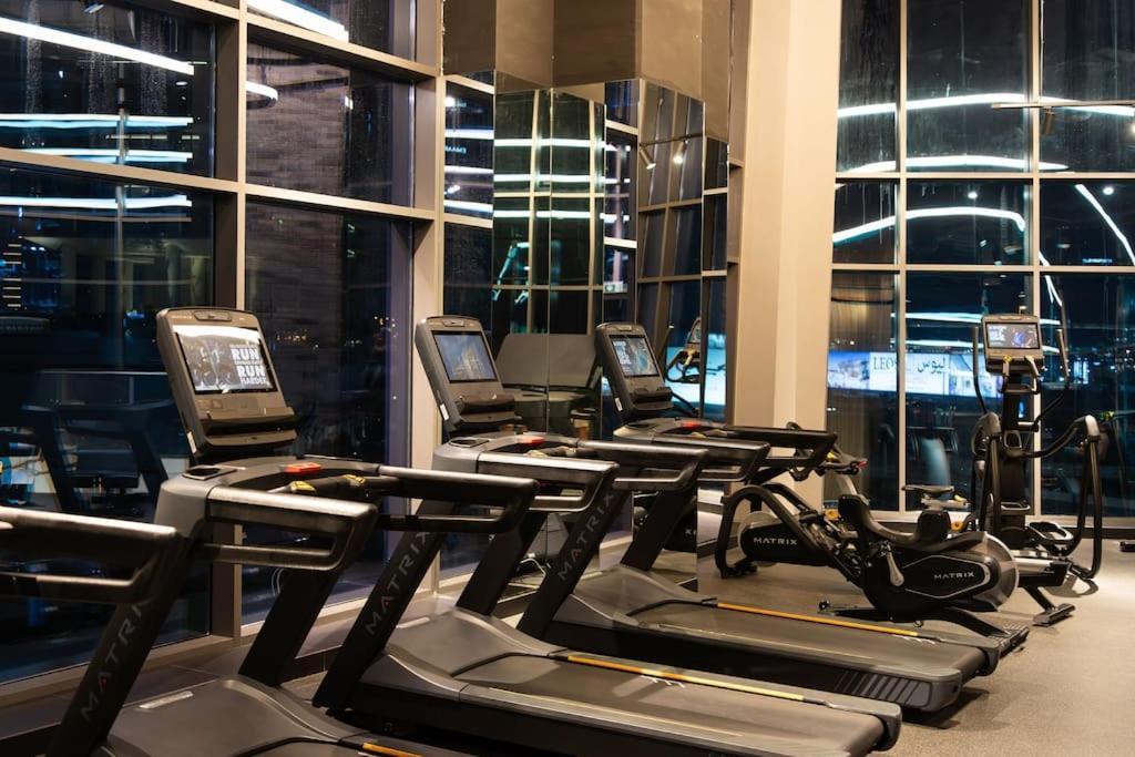 Waves - Comfort And Style In A 21st-floor With View Dubai