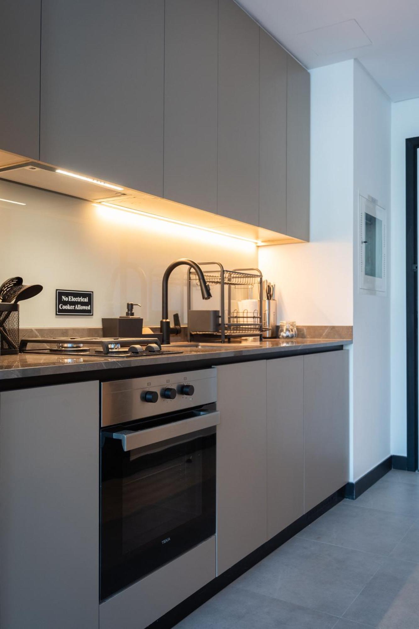 Waves - Comfort And Style In A 21st-floor With View Apartment Dubai