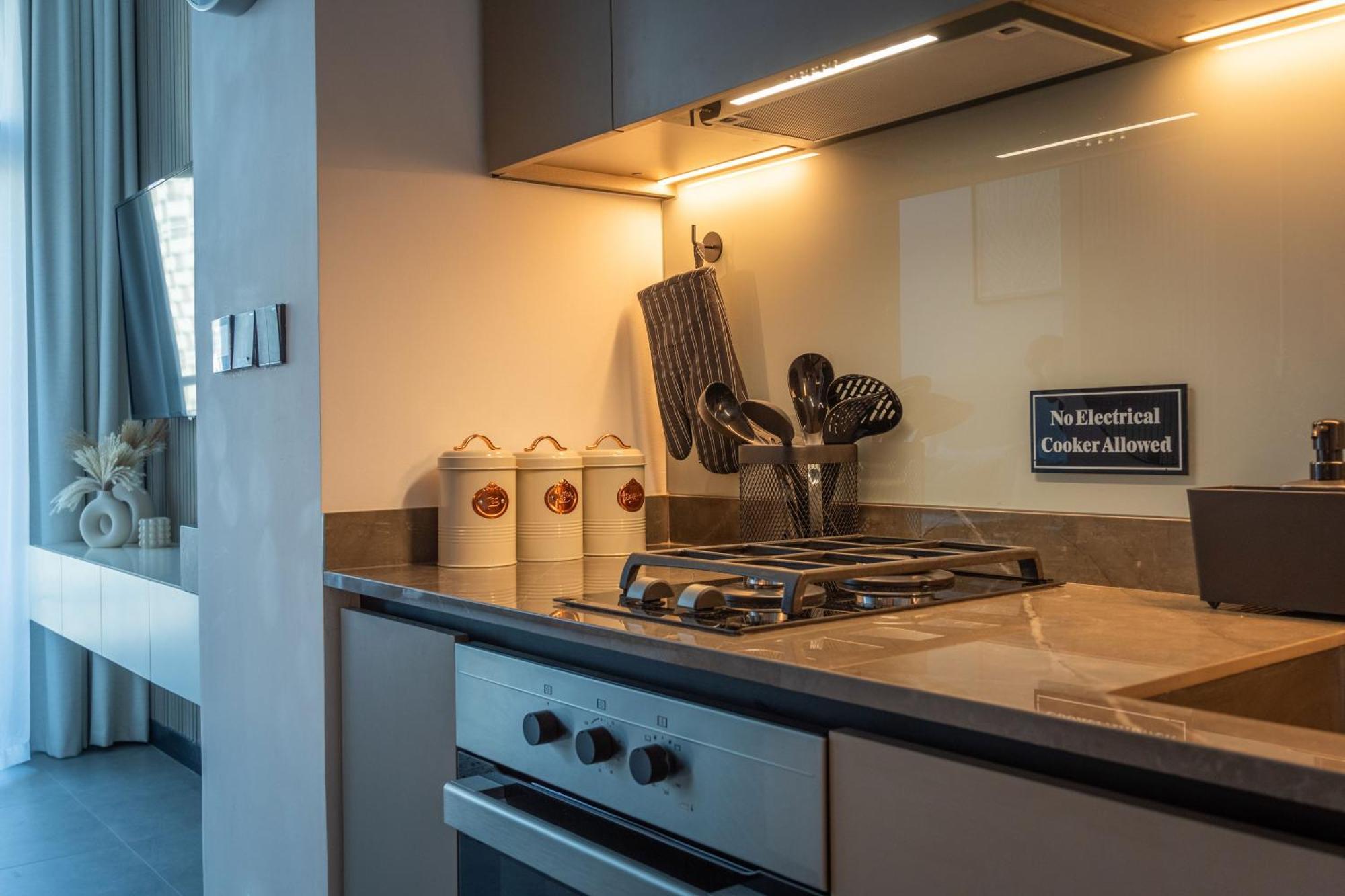 Waves - Comfort And Style In A 21st-floor With View Apartment *