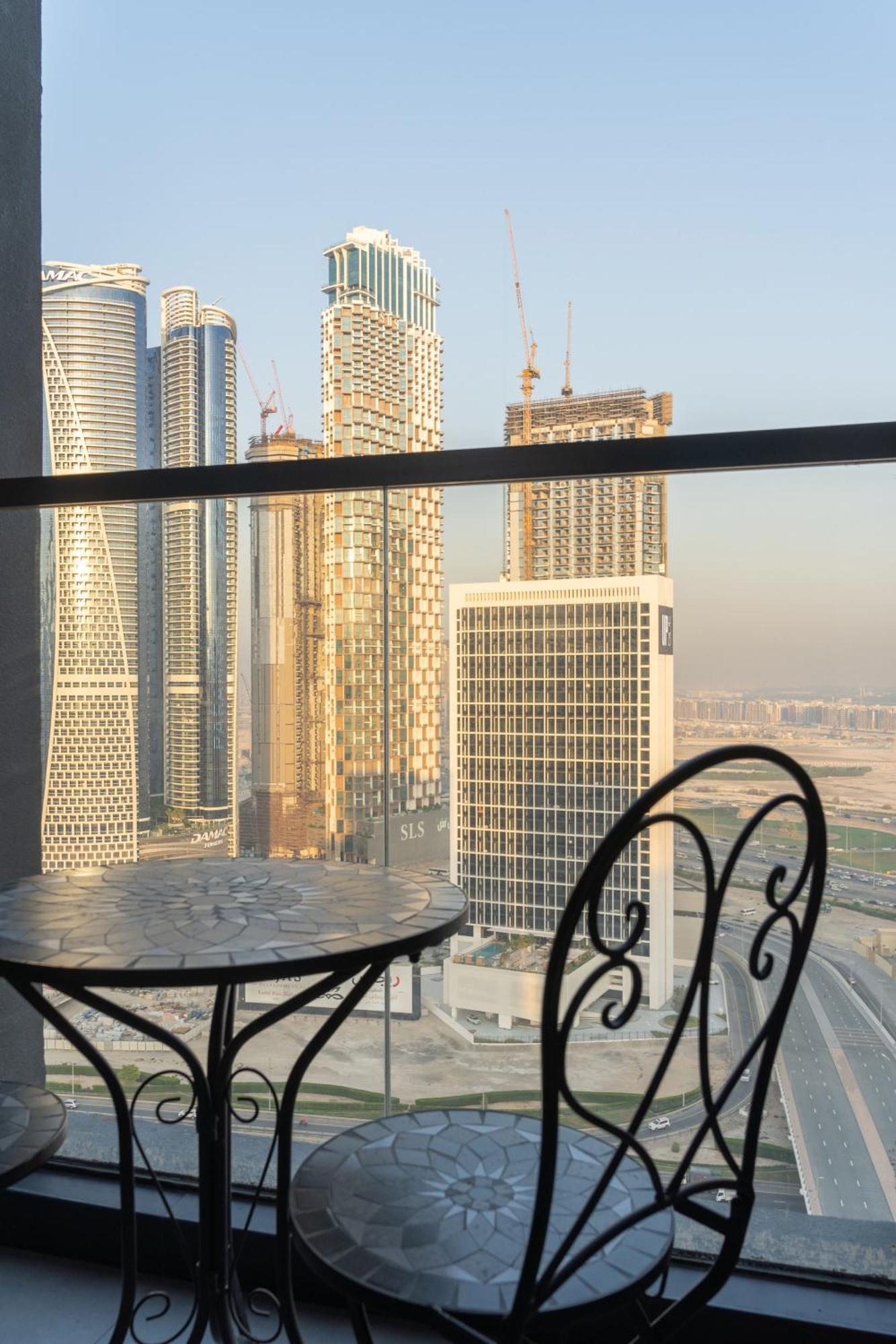 Waves - Comfort And Style In A 21st-floor With View Apartment