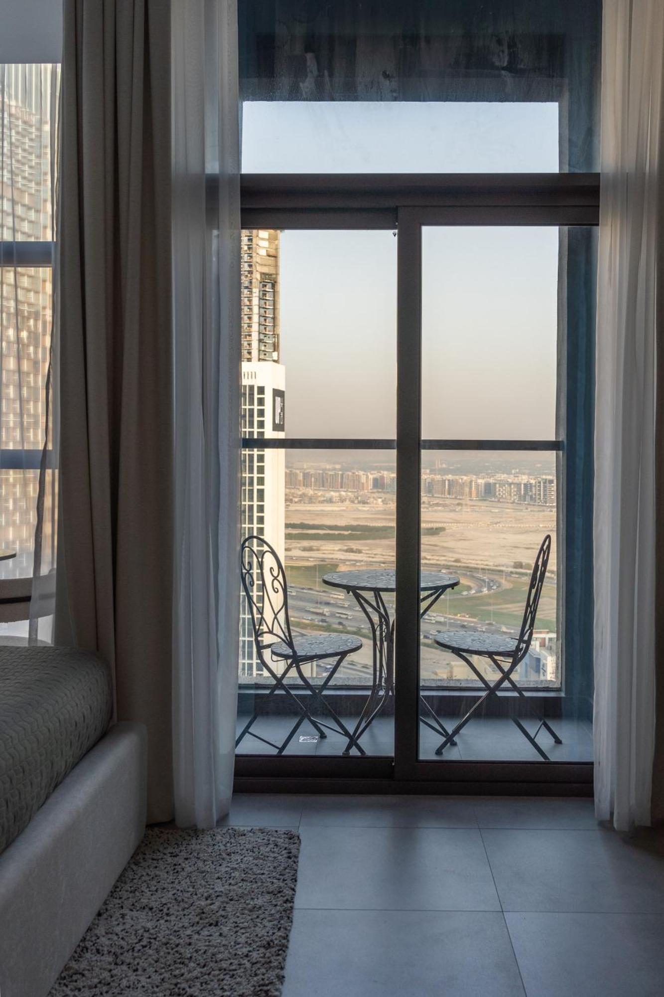Waves - Comfort And Style In A 21st-floor With View Apartment Dubai