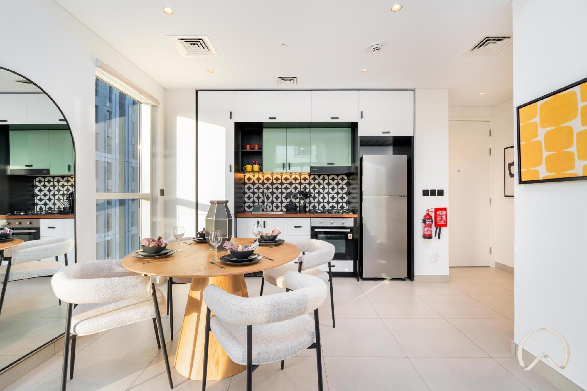 Oraya - Stylish 2br In Socio Tower 2 With Pool View