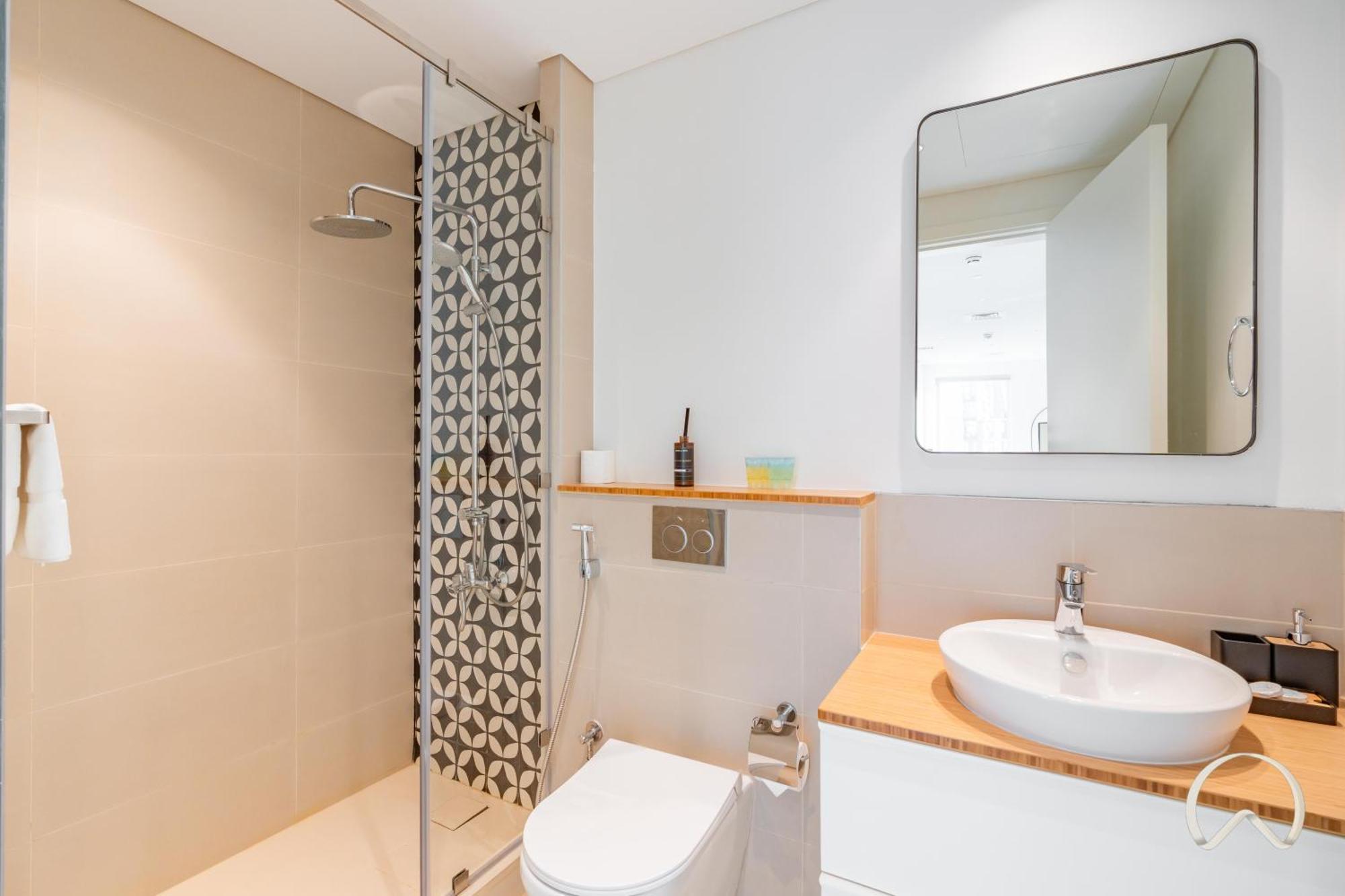 Apartment Oraya - Stylish 2br In Socio Tower 2 With Pool View Dubai
