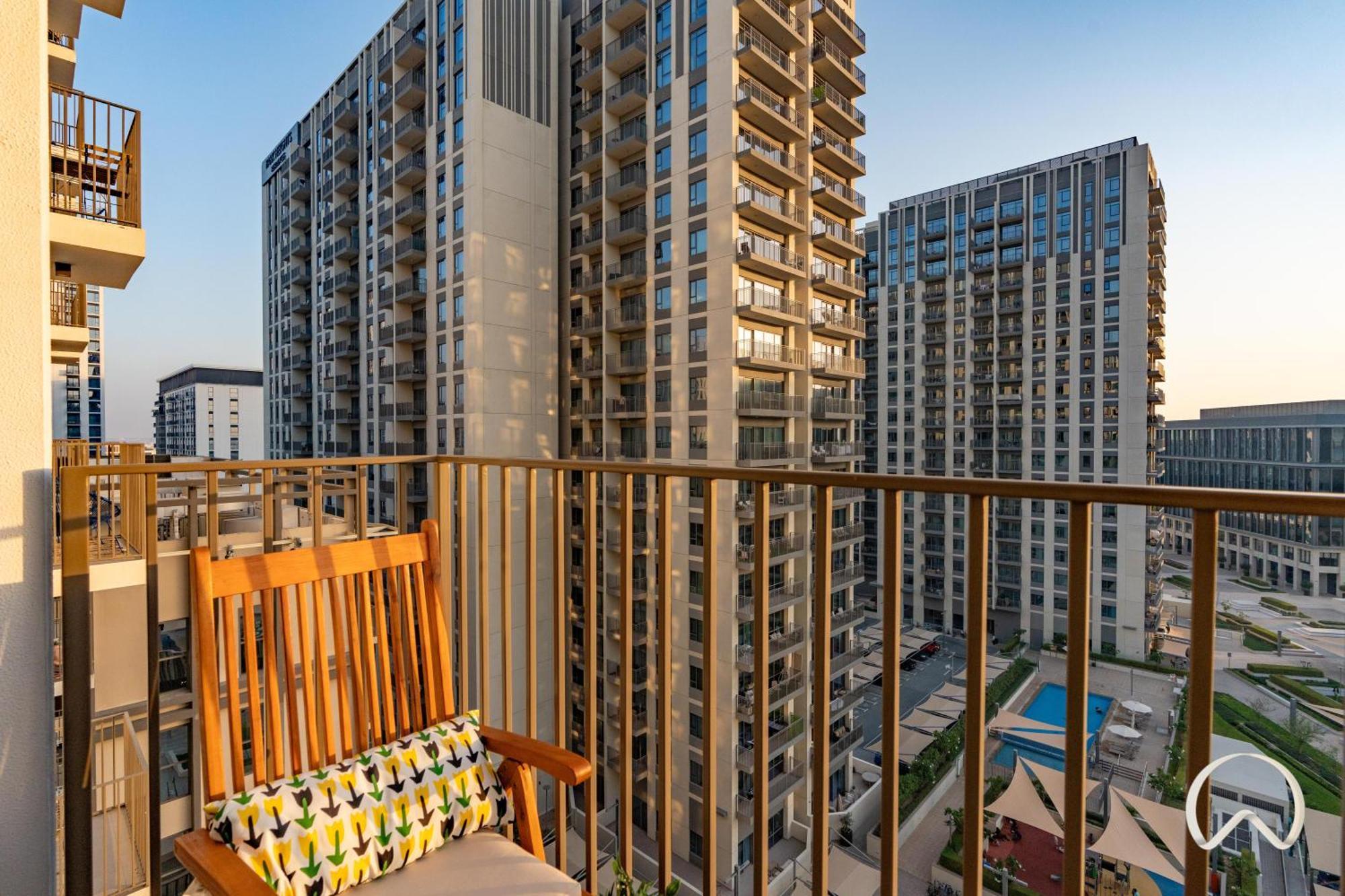 Oraya - Stylish 2br In Socio Tower 2 With Pool View