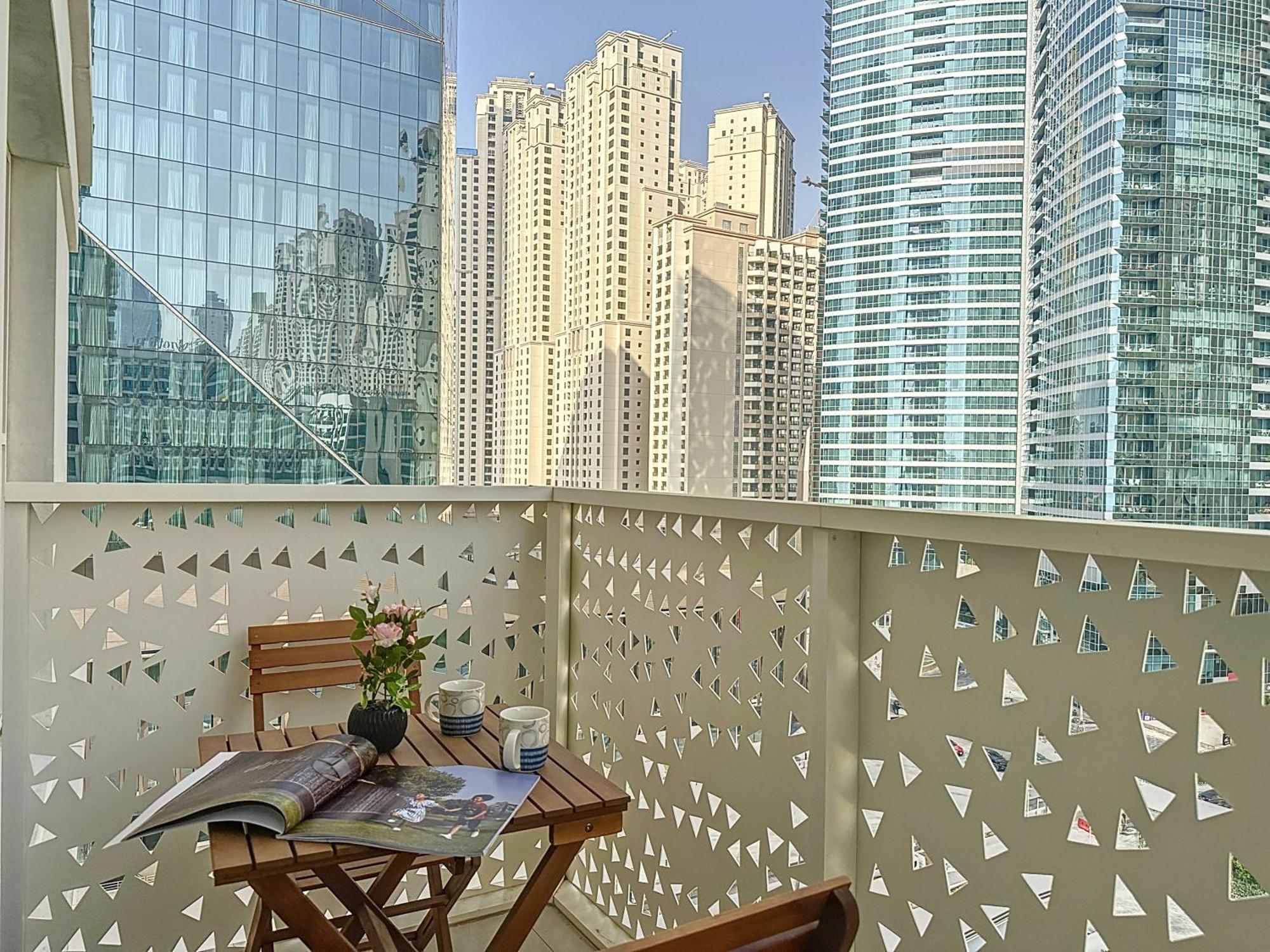 Key View - La Vie Apartment