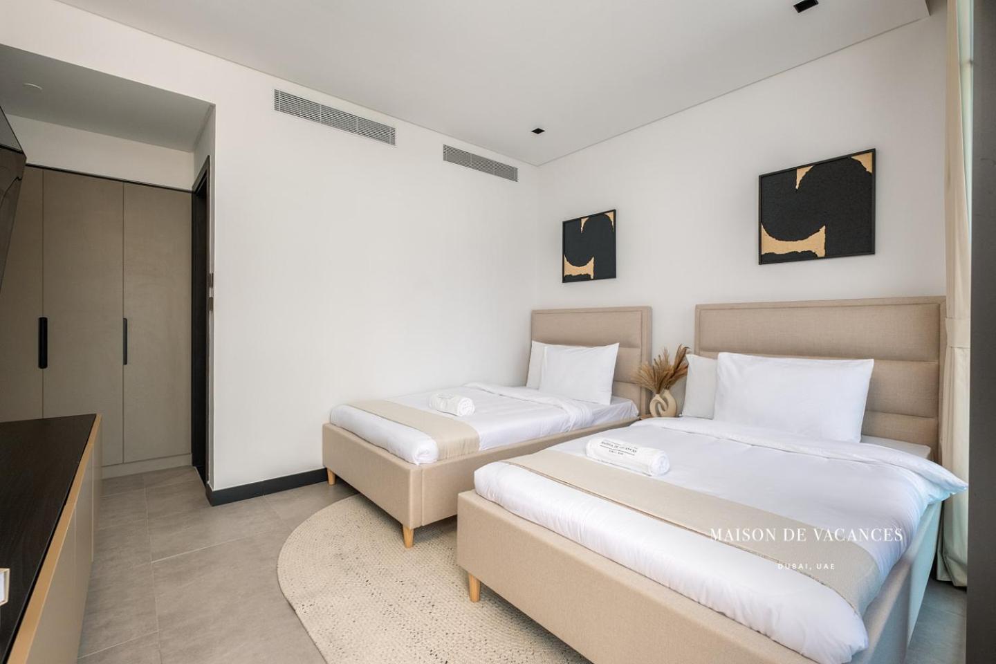 Apartment Luxurious 2br W Waterfront And Burj Khalifa View Dubai