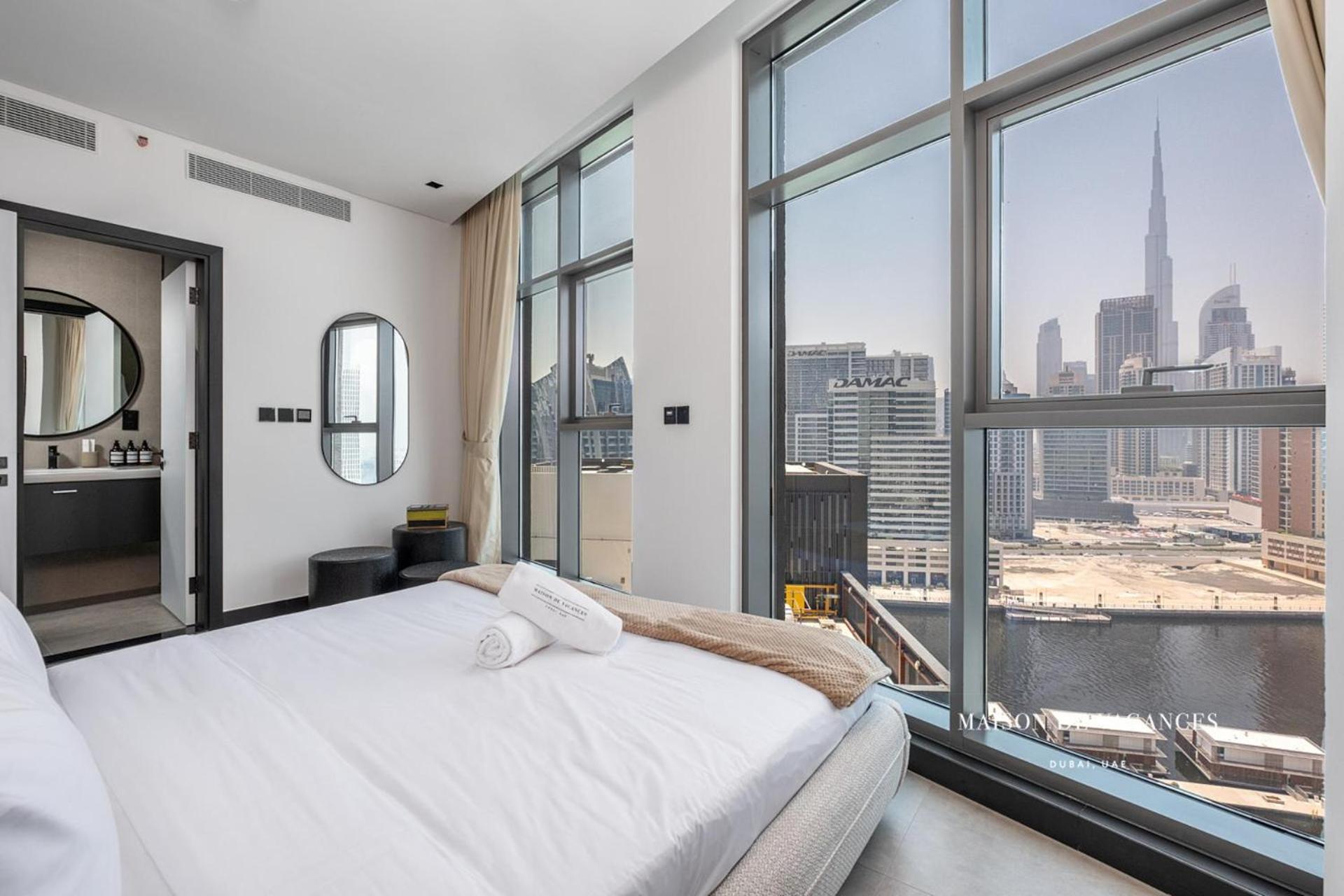Luxurious 2br W Waterfront And Burj Khalifa View * Dubai