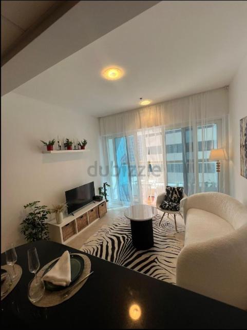Ultra Stunning Master Bedroom With Canal View Homestay *