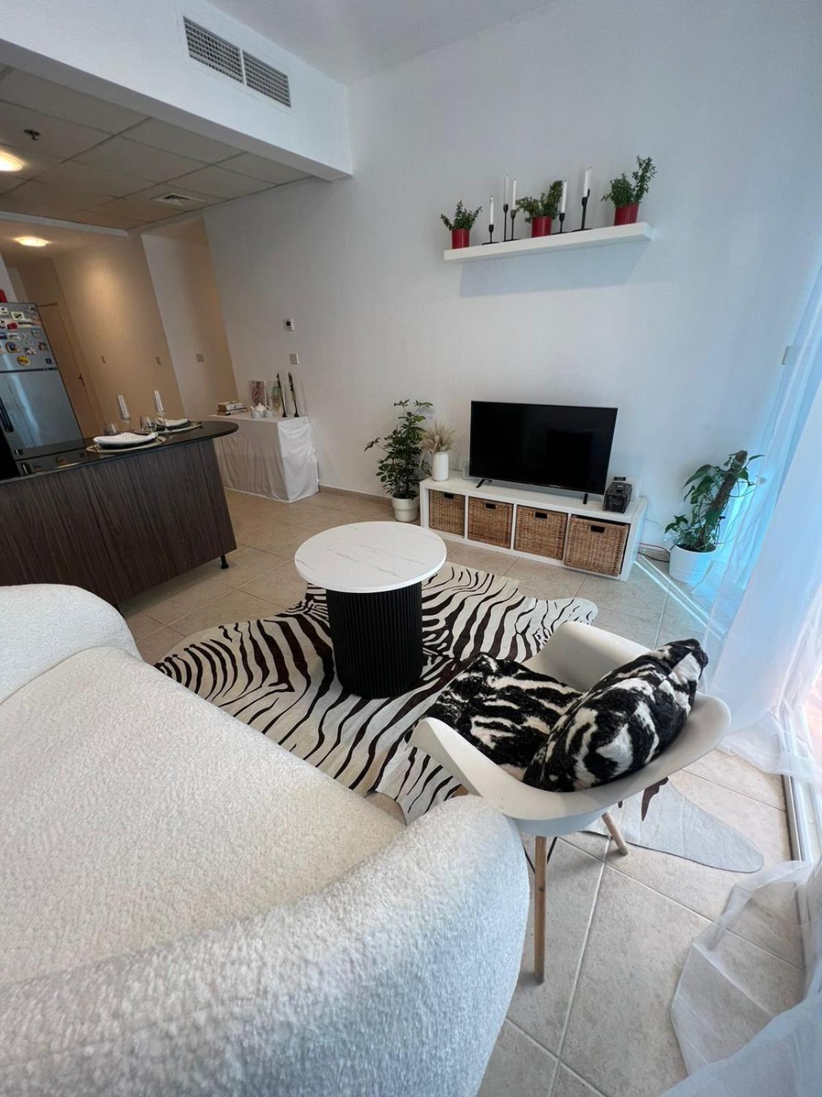 Homestay Ultra Stunning Master Bedroom With Canal View *