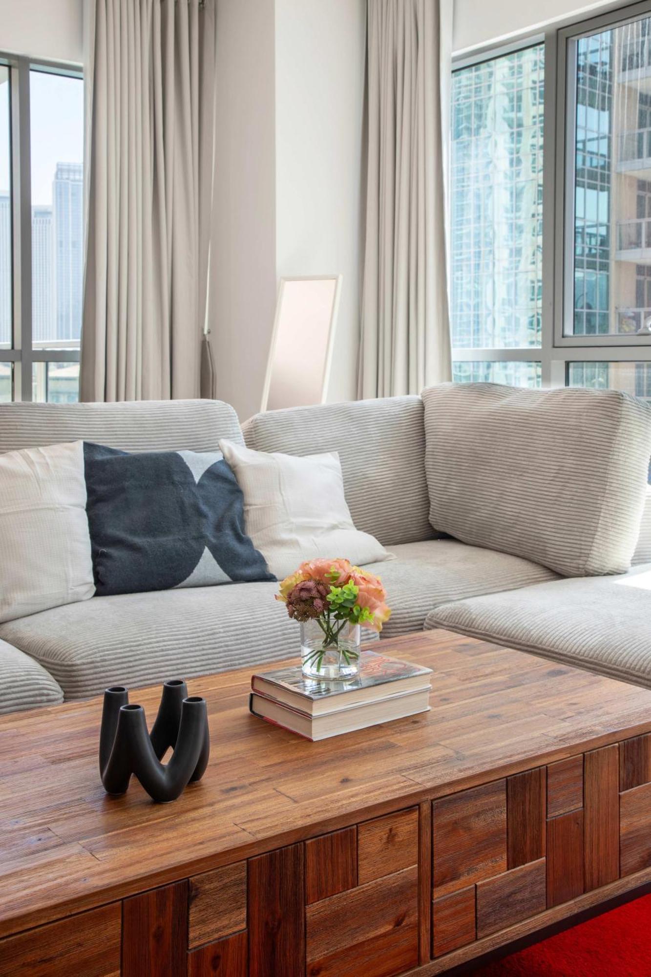 Frank Porter - The Residences 5 Apartment Dubai