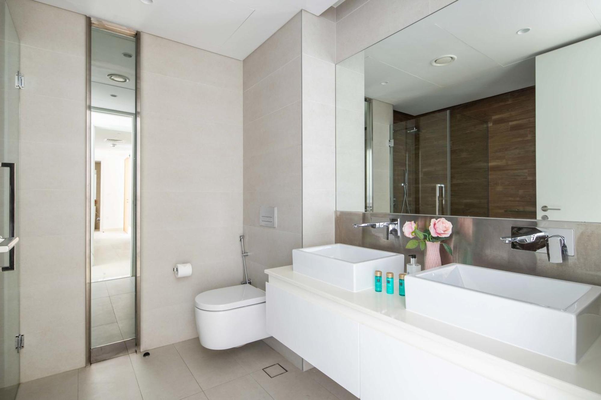 Frank Porter - Bluewaters Residences Building 5 *