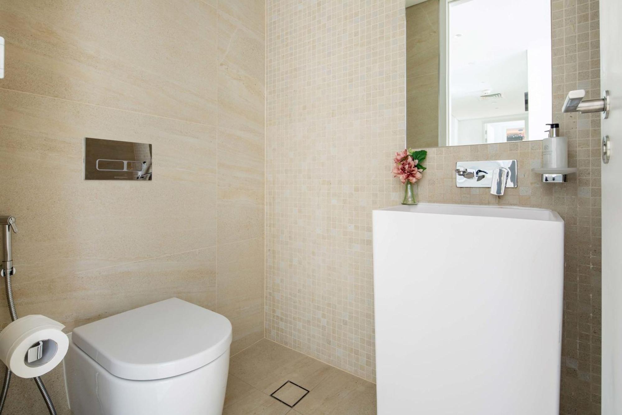 Frank Porter - Bluewaters Residences Building 5