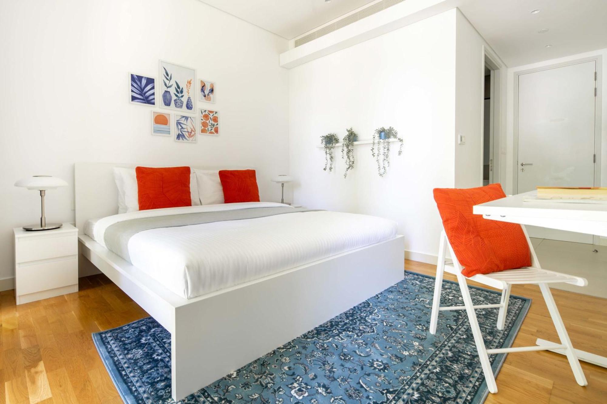 Frank Porter - Bluewaters Residences Building 5 Apartment