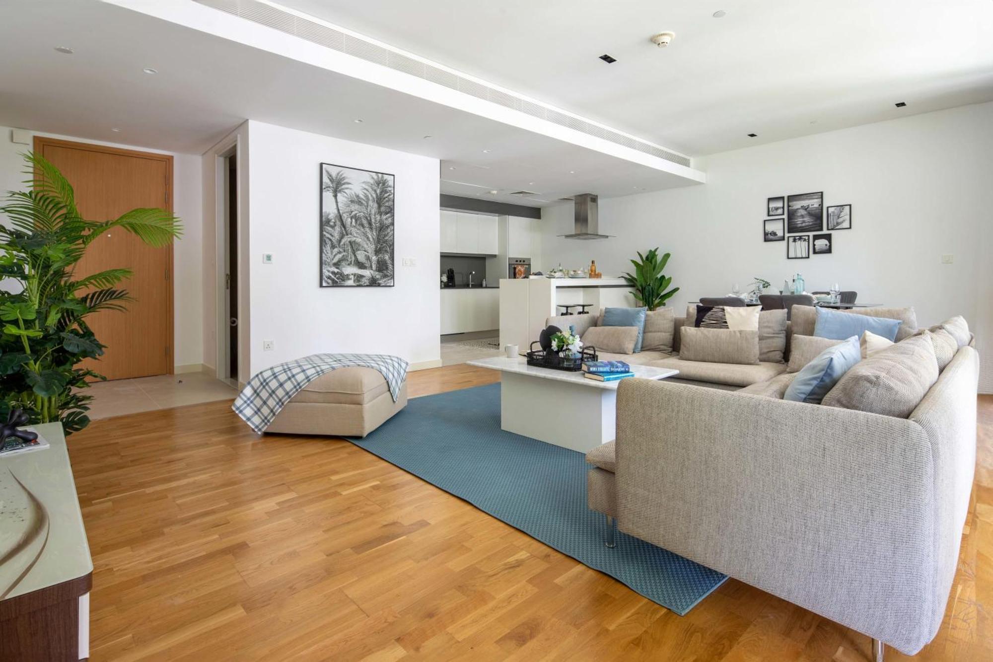 Frank Porter - Bluewaters Residences Building 5 * Dubai