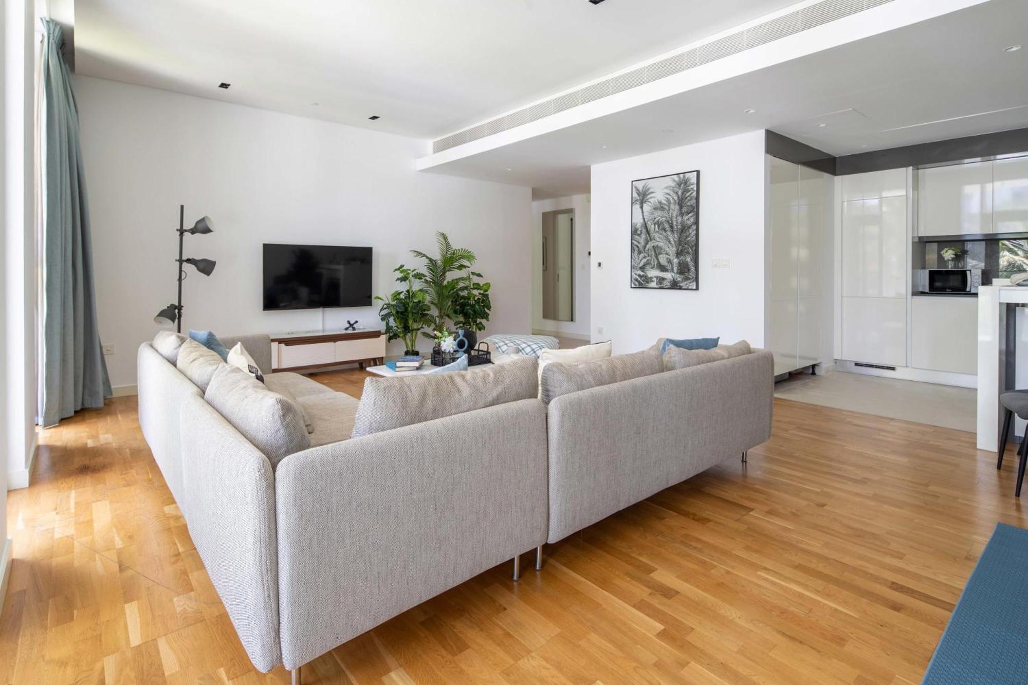 Frank Porter - Bluewaters Residences Building 5 Dubai