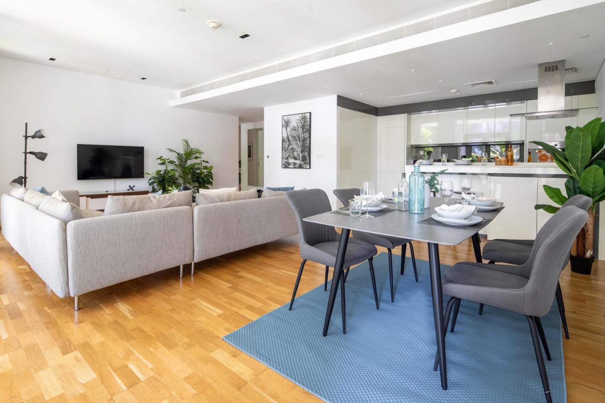 Frank Porter - Bluewaters Residences Building 5 * Dubai