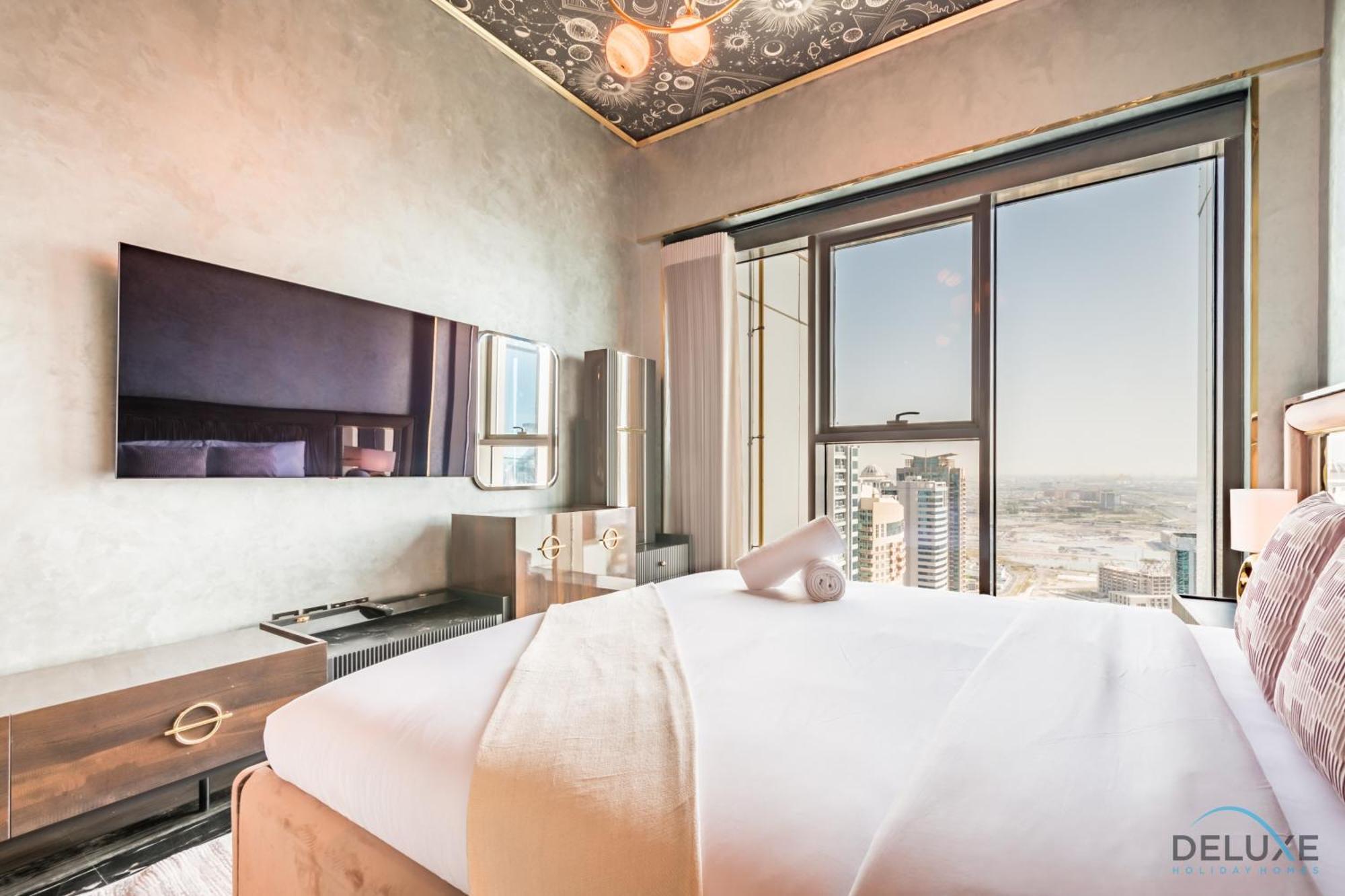 Apartment Luxurious 3br With Assistant At Mbl In Jumeirah Tower By Deluxe Homes
