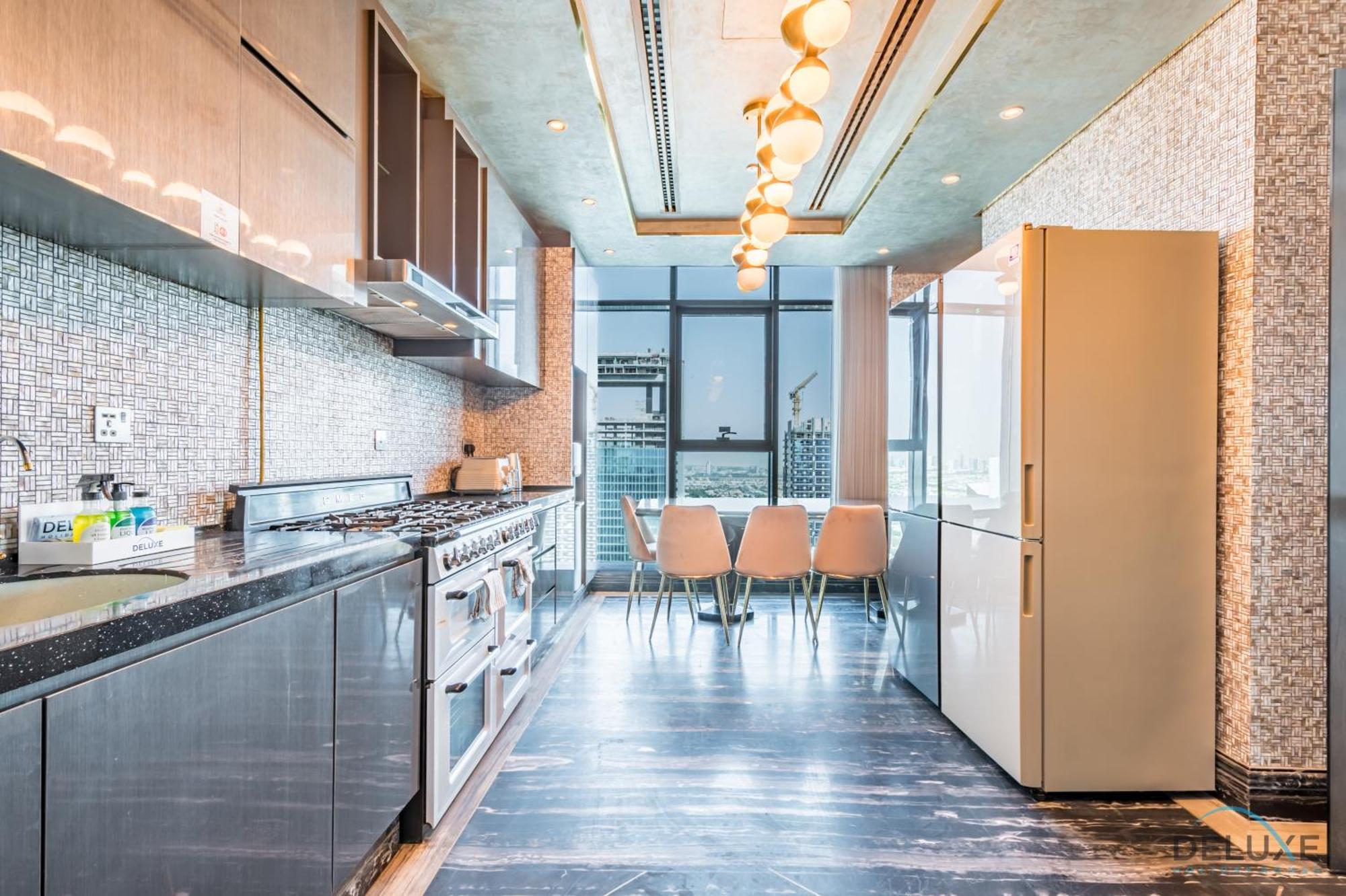 Apartment Luxurious 3br With Assistant At Mbl In Jumeirah Tower By Deluxe Homes *