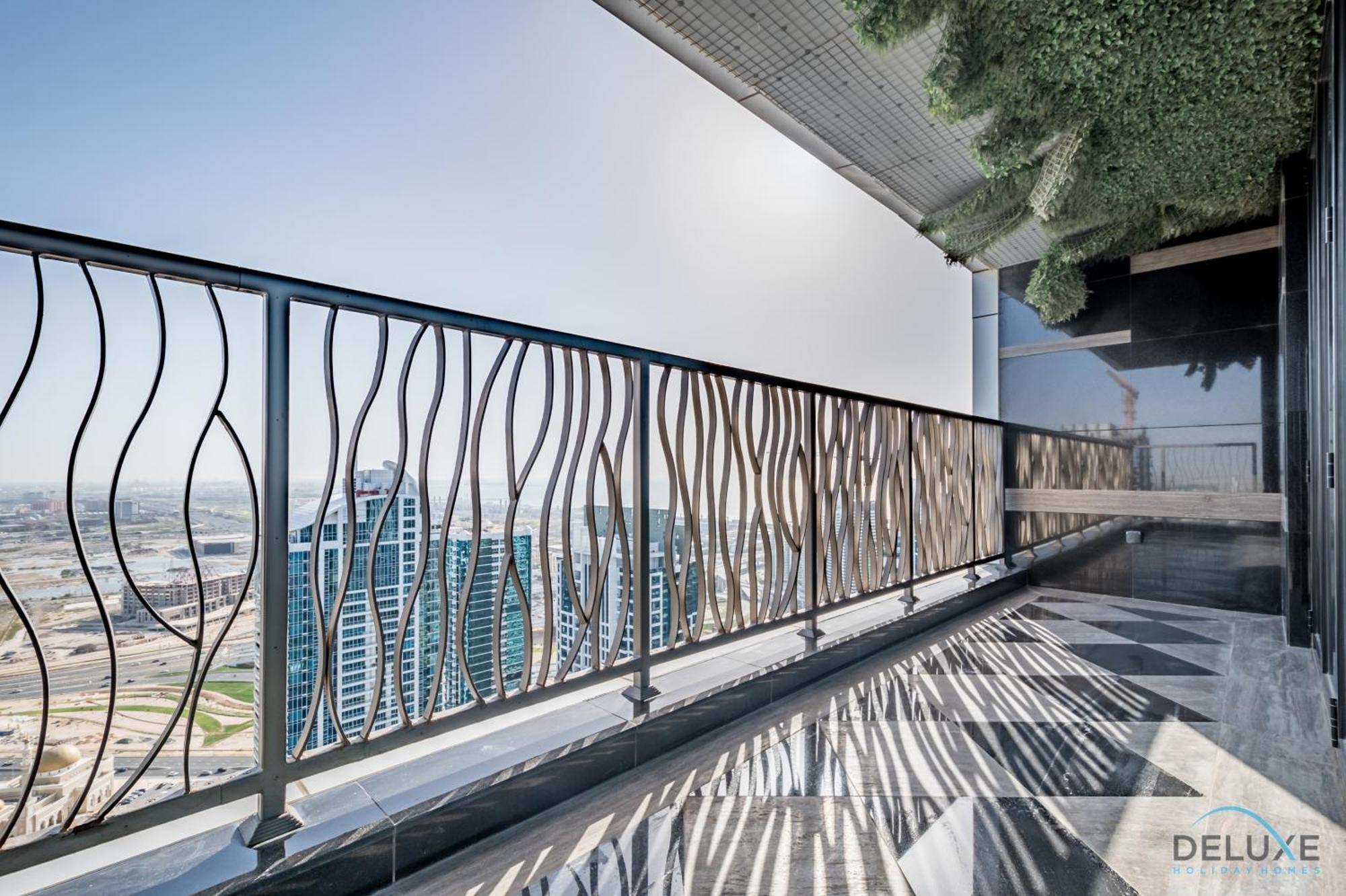 Luxurious 3br With Assistant At Mbl In Jumeirah Tower By Deluxe Homes Dubai