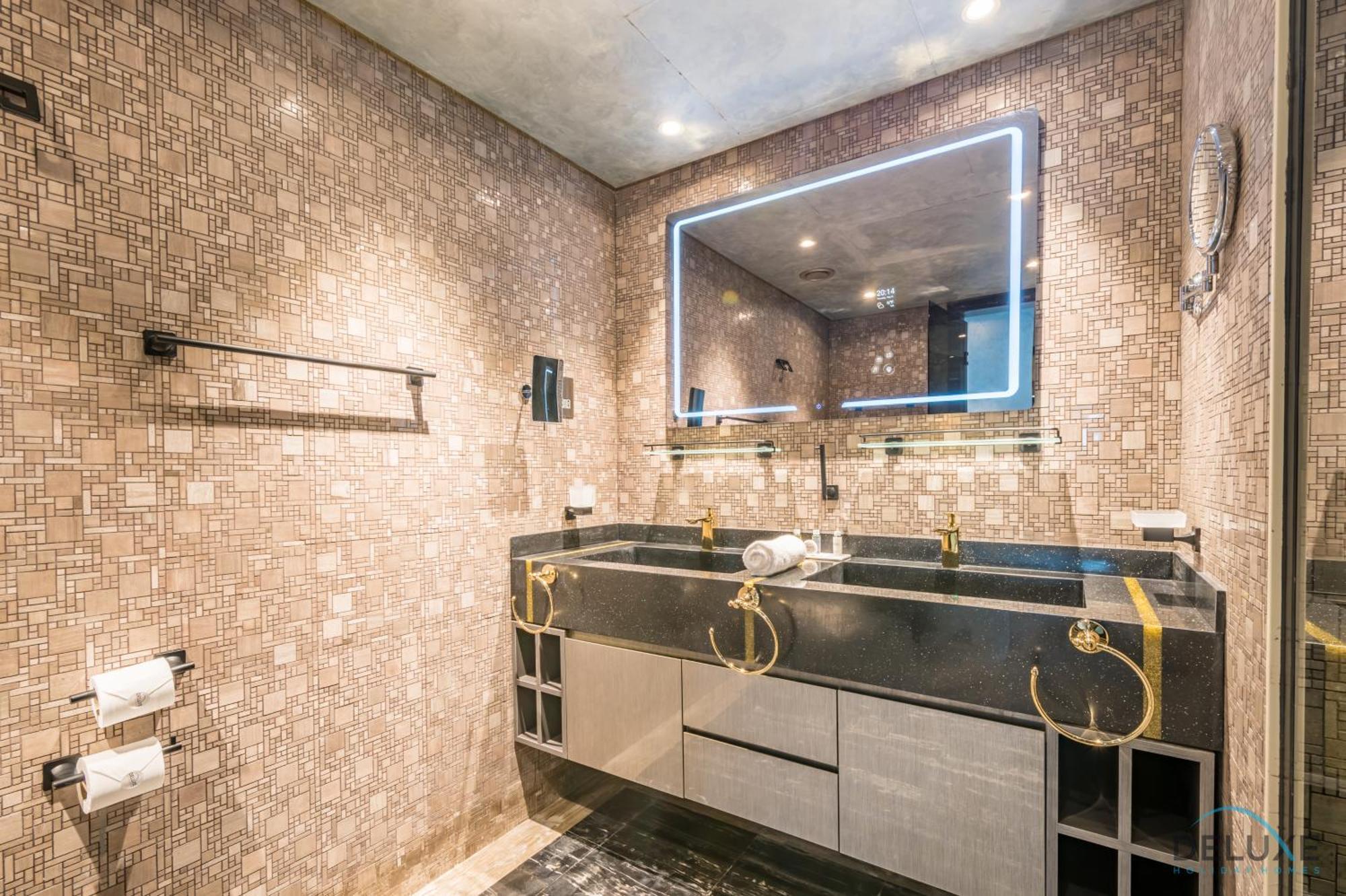 Luxurious 3br With Assistant At Mbl In Jumeirah Tower By Deluxe Homes Apartment