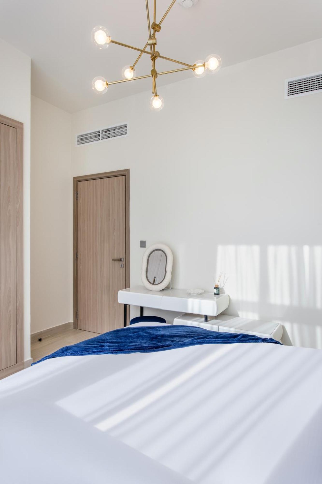Elegant 1br Retreat In Azizi Riviera 36 Apartment