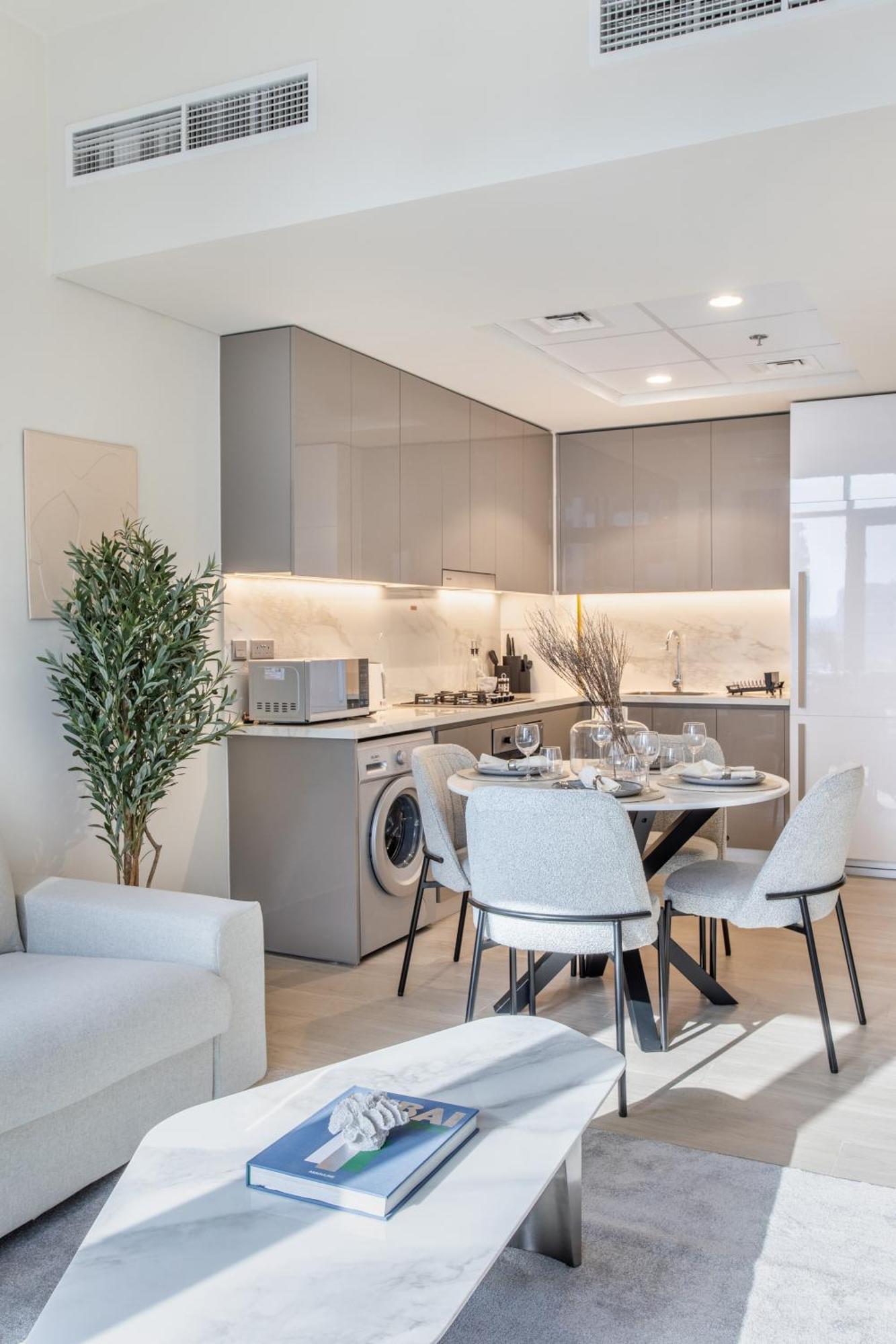 Elegant 1br Retreat In Azizi Riviera 36 Apartment