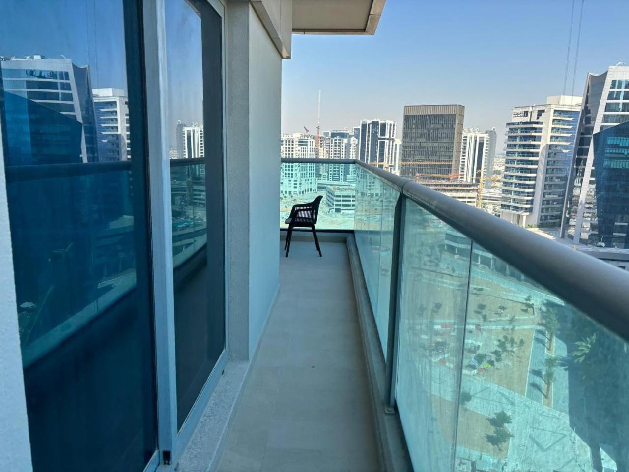 Family At Elite Business Bay Apartment Dubai