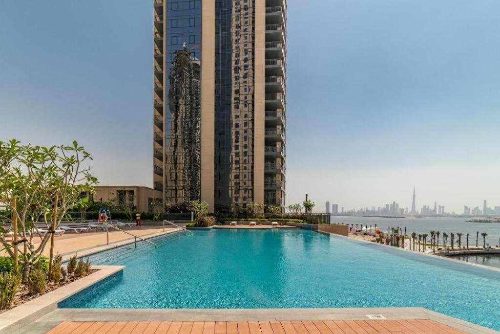 Apartment Spectacular 3 Bedroom On Waterfront In Harbour Views