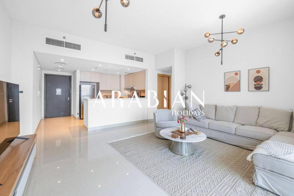 Apartment Spectacular 3 Bedroom On Waterfront In Harbour Views *