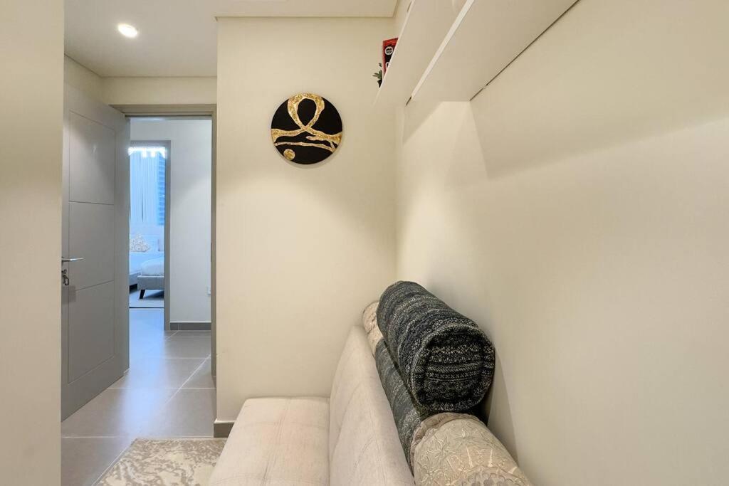 3br In Tower W Maid'sroom * Dubai