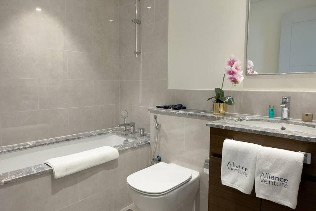 3br In Tower W Maid'sroom