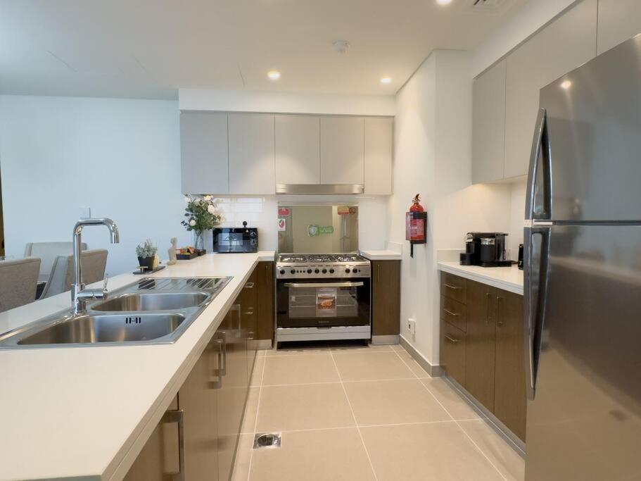 3br In Tower W Maid'sroom Apartment