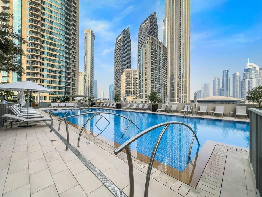 3br In Tower W Maid'sroom Apartment